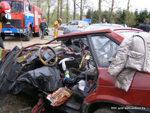 Горецкий район: женщина за рулем ВАЗа выехала на встречную полосу и врезалась в BMW