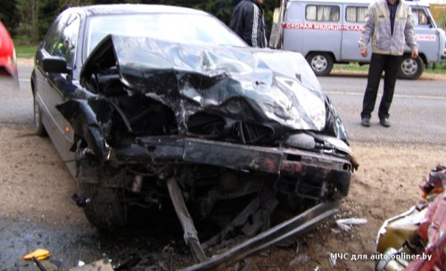 Горецкий район: женщина за рулем ВАЗа выехала на встречную полосу и врезалась в BMW