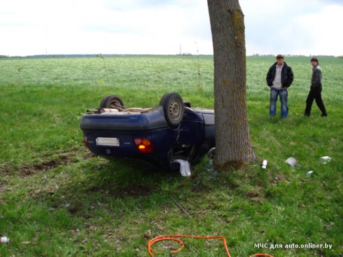 В Пружанском районе Toyota Corolla съехала в кювет и перевернулась