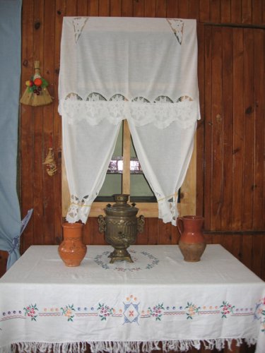 ГІСТОРЫЯ ВЁСАК І ШКОЛЫ – У МУЗЕЙНЫМ ПАКОІ