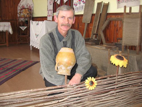 ГІСТОРЫЯ ВЁСАК І ШКОЛЫ – У МУЗЕЙНЫМ ПАКОІ