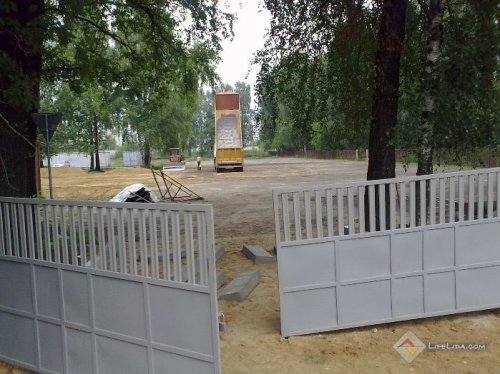 На улице Красноармейской обустраивается ...