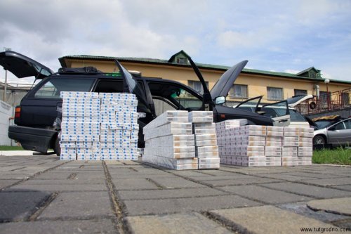 За взятку в 100 долларов лидчанин пытался провезти ...