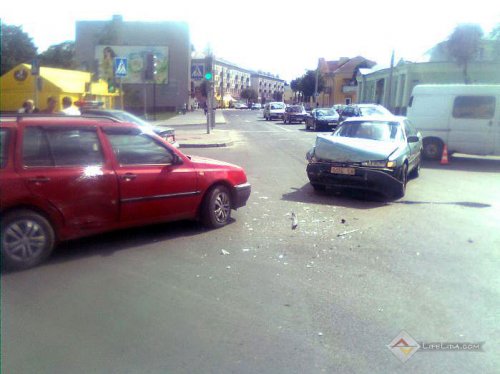 ДТП в центре города: "Фольксваген-Пассат" ...