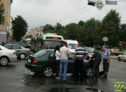 Движение транспорта в центре снова было парализовано