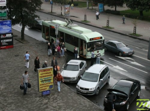 Движение транспорта в центре снова было парализовано