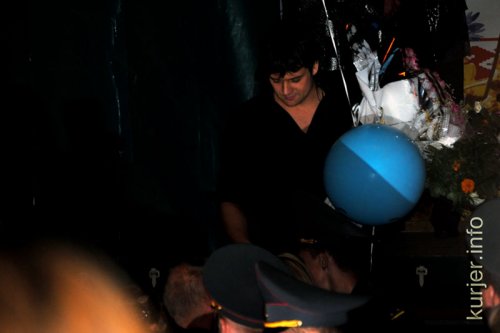 День города-2011. Как поклонницы осаждали Георгия Колдуна