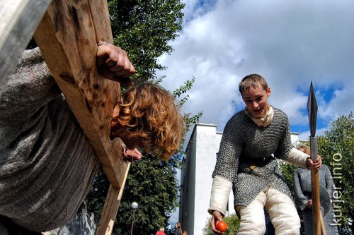 День города-2011. Слуцкие рыцари развернули лагерь возле ГДК