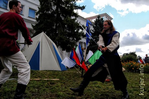 День города-2011. Слуцкие рыцари развернули лагерь возле ГДК