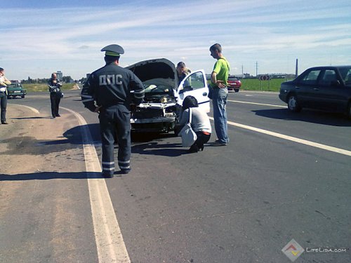 "Фольксваген" не уступил дорогу ...