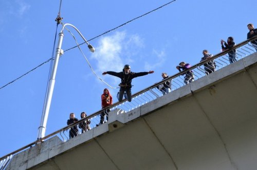 Массовые прыжки с моста в Бобруйске
