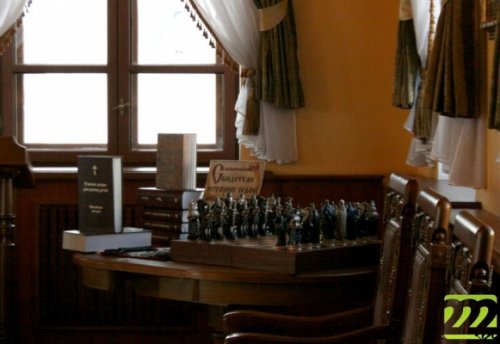 Уникальные книги подарил могилевчанам писатель Валерий Казаков