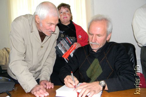 Валерий Карбалевич презентовал свою книгу