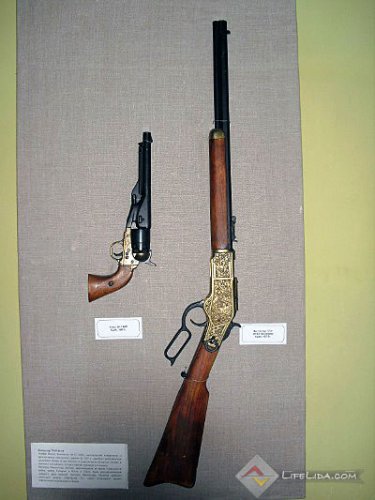 Выставка оружия (фото)