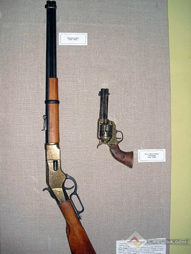 Выставка оружия (фото)