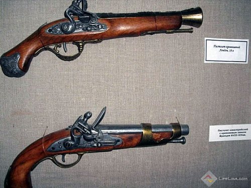 Выставка оружия (фото)