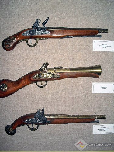 Выставка оружия (фото)