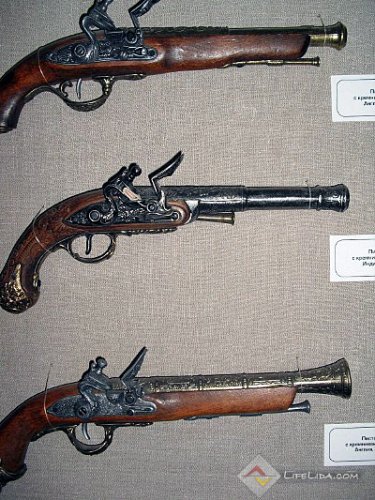 Выставка оружия (фото)