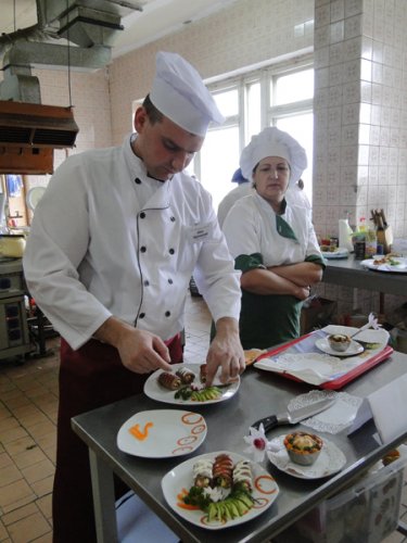 В Лиозно прошёл 30 областной конкурс-семинар поваров, кондитеров и официантов