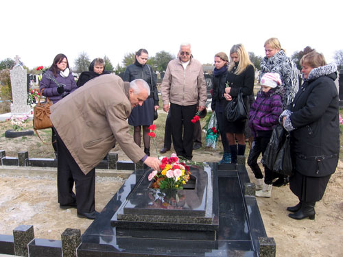 В Пинске почтили память погибших при взрыве в СООО «Пинскдрев-ДСП»