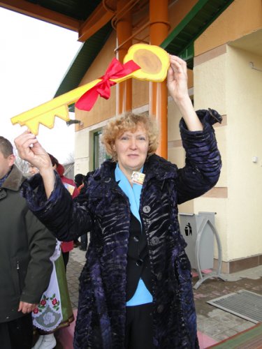 12 ноября состоялось открытие автостанции и магазина «Искра» в микрорайоне Школьный