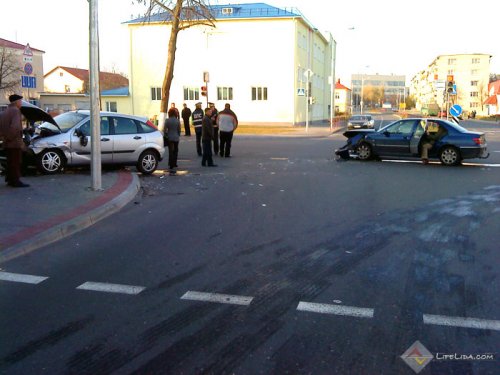 Авария на перекрестке победы Победы и улицы ...