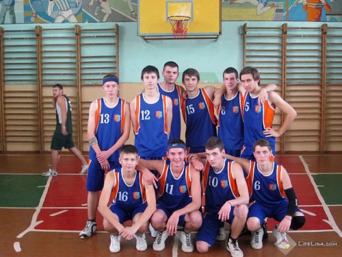 Команда Лидского колледжа по баскетболу выиграла ...