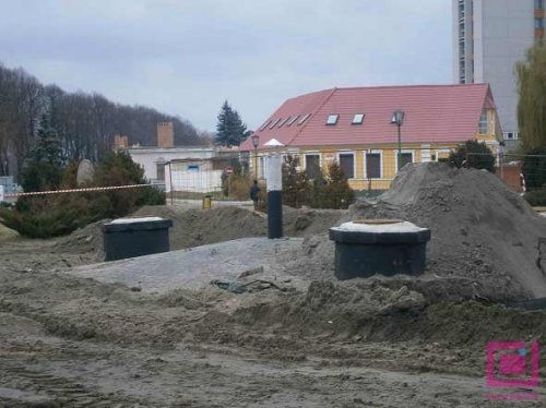 На пінскай набярэжнай з’явяцца бетонныя бункеры