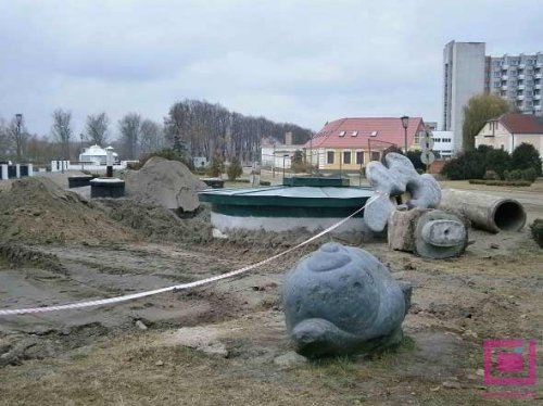На пінскай набярэжнай з’явяцца бетонныя бункеры