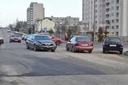 На проспекте Независимости столкнулись легковушки