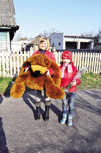 Шестилетняя Катя спасла братишку и получила за это награду