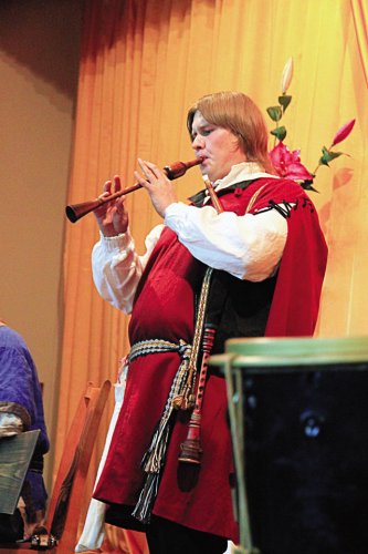 Слонімцы ўбачылі кавалачак нашай гісторыі ў 9-й школе (ВИДЕО)