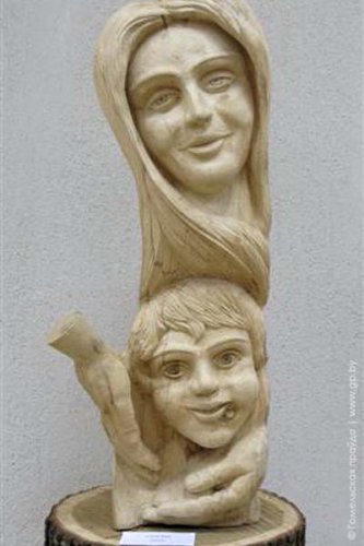 У Светлагорску адкрылася выстава драўляных скульптур