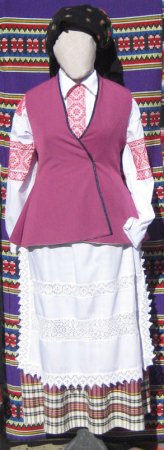 Майстры рэгіёна узнавілі адзенне нашых продкау