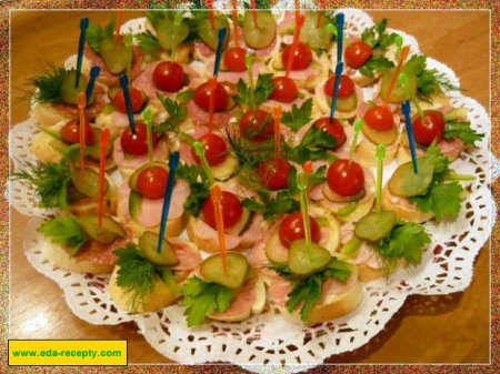 Как накрыть новогодний стол на 100 тысяч рублей