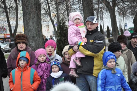По Слониму прошли маршем Деды Морозы