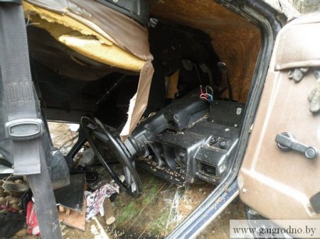 Не справился с управлением — съехал в кювет