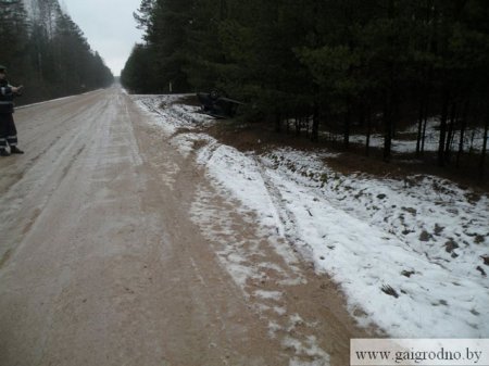 Не справился с управлением — съехал в кювет