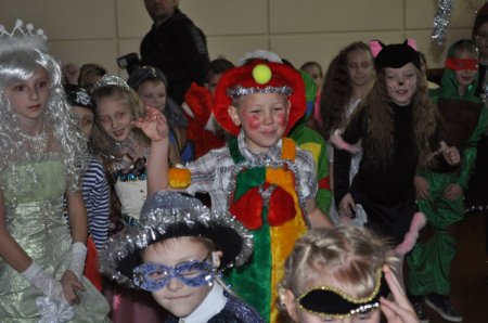 Слонимские артисты дарят праздник детворе