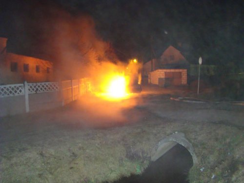 Автомобиль загорелся во время движения