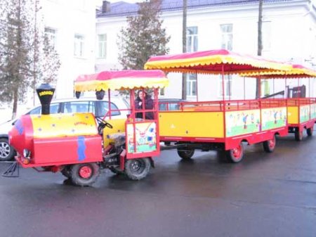 Цягнічок прыехаў у Маладзечна і пакатае нас у святы