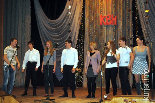 Десять команд КВН вышли в полуфинал