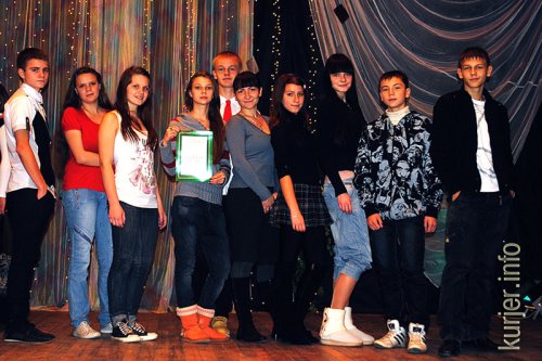 Десять команд КВН вышли в полуфинал