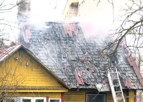 Пожар в доме на проспекте Победы (фото)