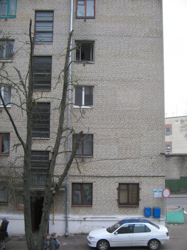 В разгар отопительного сезона - окно настежь!