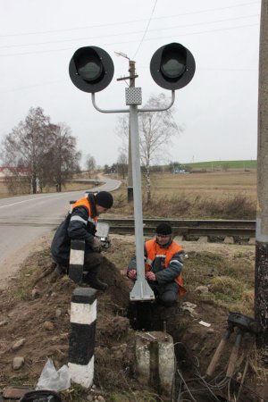 На переездах заработали новые светофоры