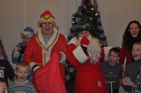 Байкеры устроили праздник для детей