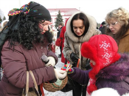 В Лиозно прошёл первый областной конкурс сюжетно-игровых и шоу-программ «Навагоднія дзівосы»