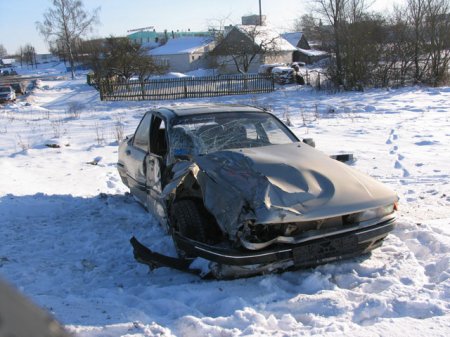 Поезд Барановичи — Гродно столкнулся с легковушкой