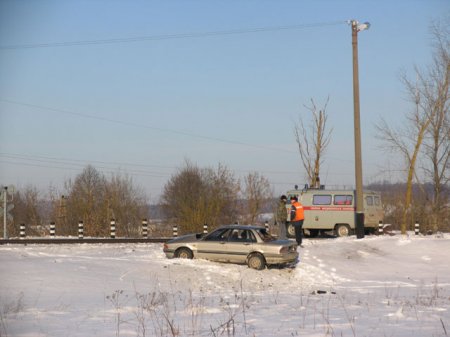 В Слониме пассажирский поезд столкнулся с легковушкой (ВИДЕО)
